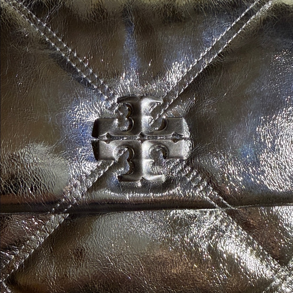 💕 Tory Burch Kira Small Quilted Convertible Bag 💕 - Picture 8 of 15